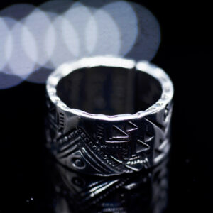 Ethnic Carved Details - Imagen 2