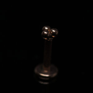 Titanium Internal Thread Piercing with 3 Gold-Colored Dots - Imagen 2